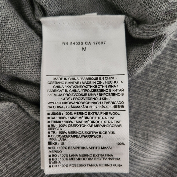 BANANA REPUBLIC gray extra-fine merino wool V-neck sweater medium - Picture 7 of 12